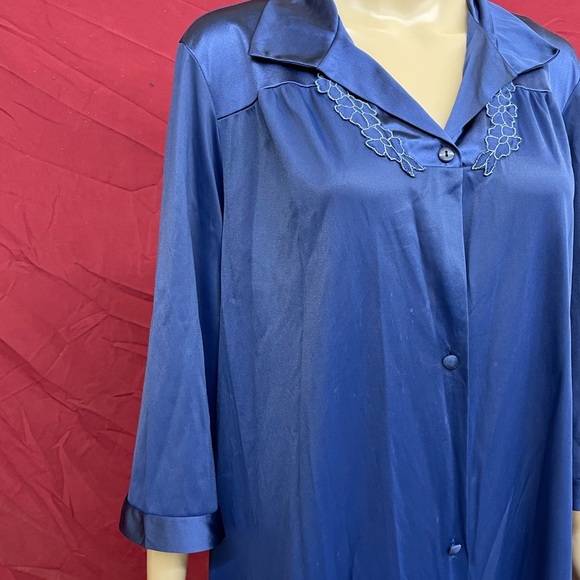 Vintage 1970’s Vanity Fair Navy applique house coat robe with pocket size medium - Picture 3 of 10